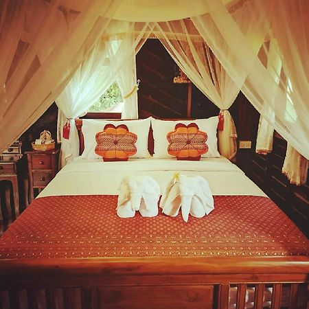 Baan Sithepaban Guesthouse Phitsanulok Exterior foto